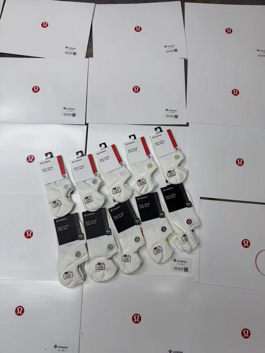 原单正品 lulu男/女款船袜棉浅口运动隐形夏季复古休闲短袜给你们搞到一批，纯原船袜! 正版礼盒包装一盒五双~ 
女款35-39，男款39-45 商品图13