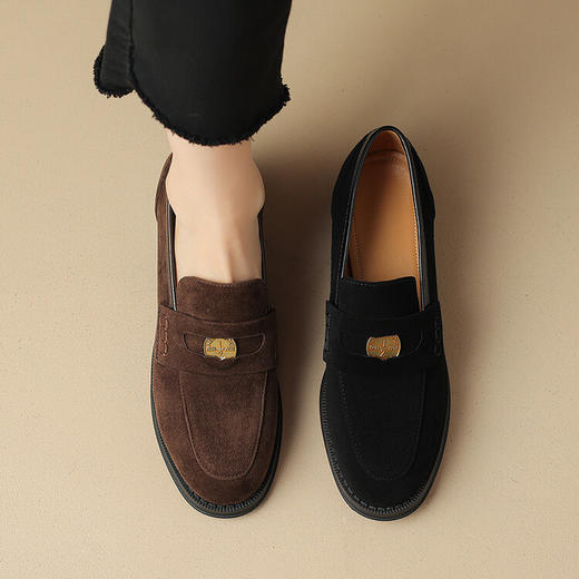 【预售5天】秋冬新款美拉德英伦风一脚蹬真皮小粗跟乐福单鞋女NGMZR&9667 商品图0