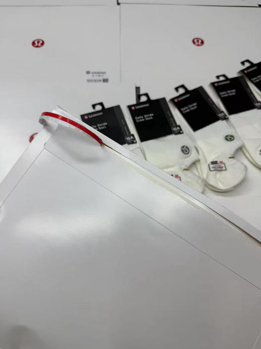 原单正品 lulu男/女款船袜棉浅口运动隐形夏季复古休闲短袜给你们搞到一批，纯原船袜! 正版礼盒包装一盒五双~ 
女款35-39，男款39-45 商品图12