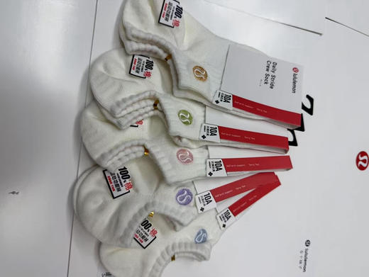 原单正品 lulu男/女款船袜棉浅口运动隐形夏季复古休闲短袜给你们搞到一批，纯原船袜! 正版礼盒包装一盒五双~ 
女款35-39，男款39-45 商品图9