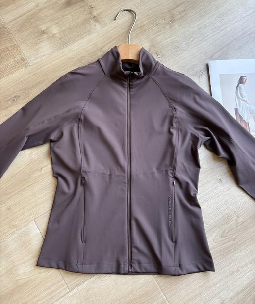 点此购买 迪桑特TRAINING女士针织运动上衣外套 qk 329291 商品图13