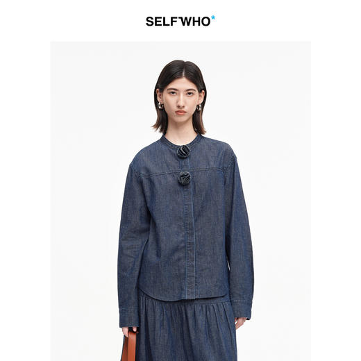 SELFWHO棉麻原蓝色复古牛仔衬衫女2025秋新款立体书页球装饰上衣 商品图0