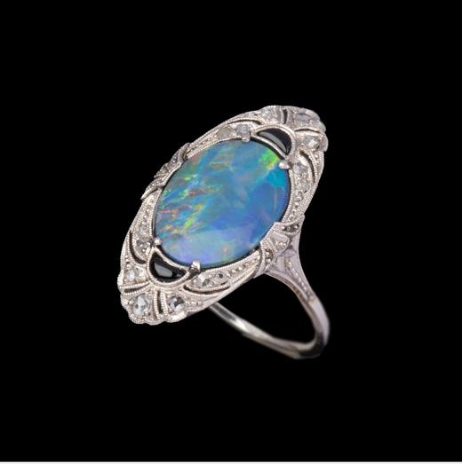 独角鹿西洋古董1900年代欧洲出品珠边卷叶造型铂金镶嵌缟玛瑙钻石及欧泊石戒指 商品图4