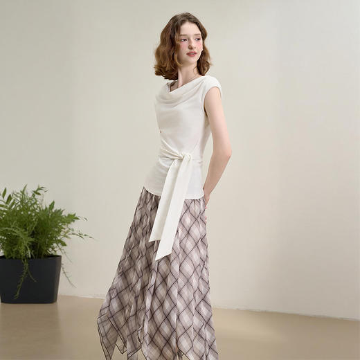 西遇一字肩上衣女夏季新款法式设计感系带收腰荡领短袖t恤Y0051062 商品图3