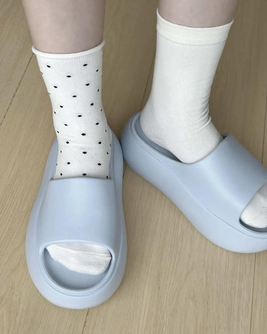 🌞19.9元到手10双‼️劲爆福利🌟【到手10双】早秋小白袜组合！！👏赶快入秋叭！！无法抗拒的小白袜组合 😜 又又又被我挖到了！小白袜YYDS，超软糯，超级好穿  商品图3