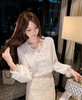 张心子【月光奏鸣】V领蕾丝系带通勤百搭气质衬衫上衣 U2509010 商品缩略图9