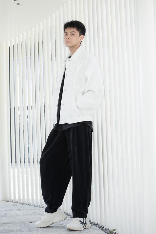 S432572970竖纹夹克 商品图2