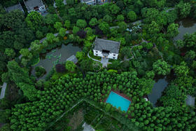 小红书| ￥999起/连住2晚！乘船而入避世隐居【蠡山沄居汤泉度假村】，修业房+双早+简餐，汉服秀萌宠喂养，冷泉体验，美拍垂钓！另有单晚或别墅家庭房可选！