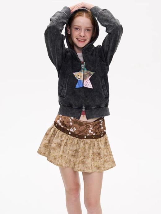 local tag/It25ssk02/Velvet Ballet 丝绒碎花纽扣拼接短裙 商品图1