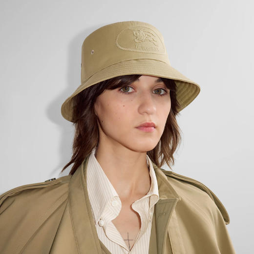 BURBERRY 巴宝莉 男女同款马术骑士印章刺绣嘎巴甸渔夫帽 浅黄色 8110782 C2981 商品图2