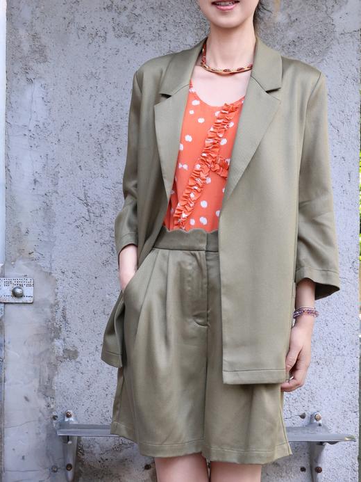 TYNVIE 扇贝腰褶A字短裤 - 军绿色 商品图6