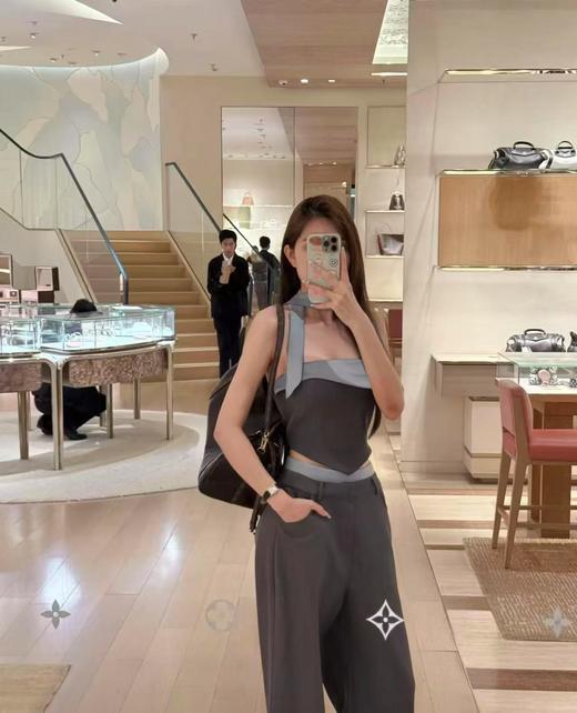 驴家 EXPRESS  中号手袋👜  型号: M26397 动态芯片版 MM尺寸（JPH） 商品图12