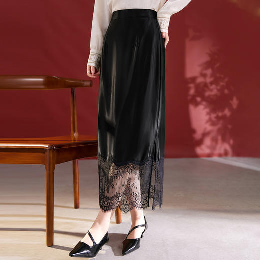 QS法式丝毛缎黑色蕾丝拼接半身裙女真丝秋季新款高腰显瘦a字裙1813 商品图2