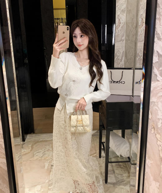 张心子【流光梦境】V领蕾丝拼接毛衣开衫 U2509009 商品图11