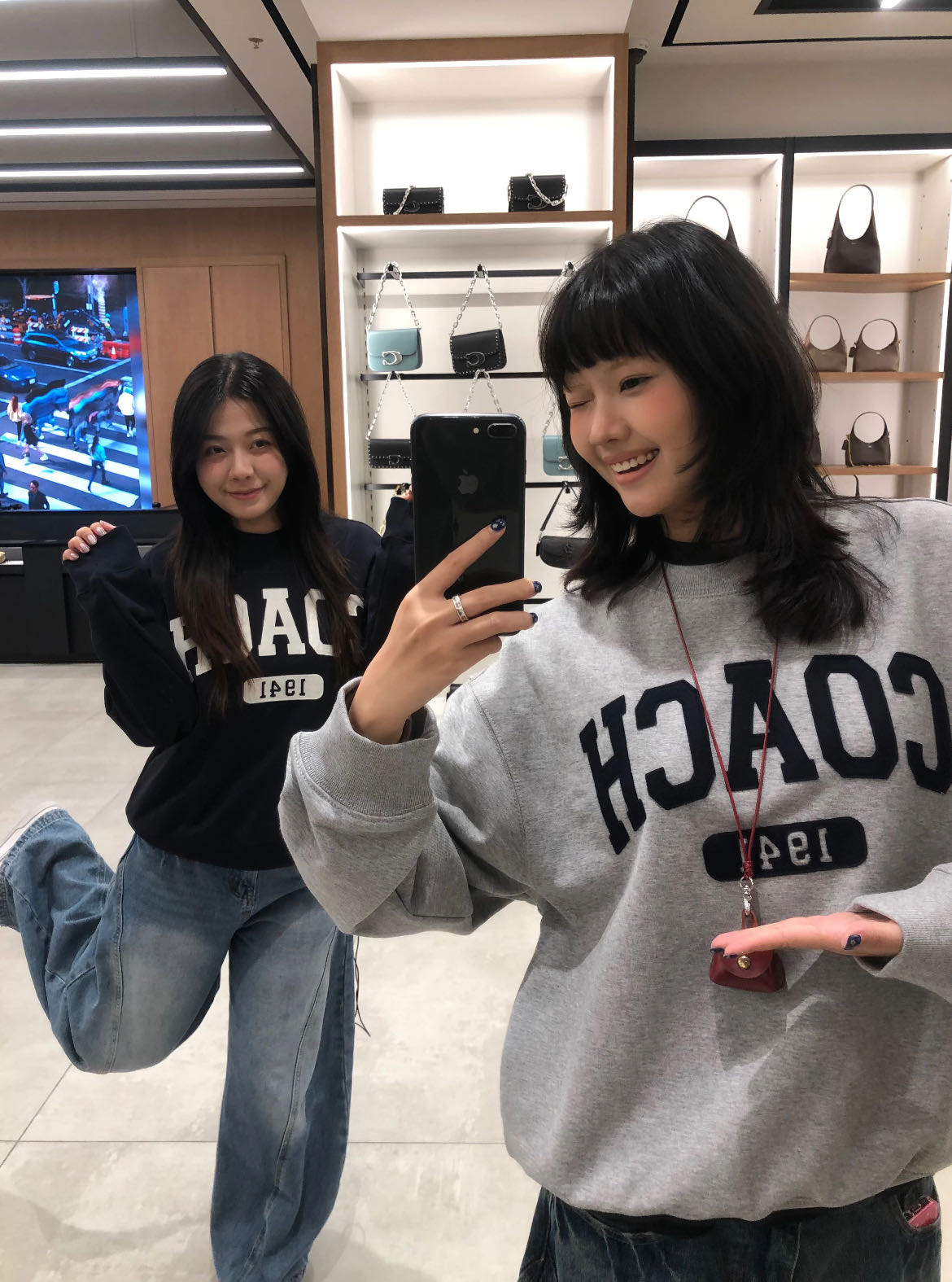 新增老花开衫、短款毛衣~🧨coa*ch热门爆款上线🔥贸易公司渠道❗️超级低价拼手速抢！【27款蔻驰情侣卫衣合集】古力娜扎同款！原价都是1-3k的售价！今天全部换季福利秒❗️