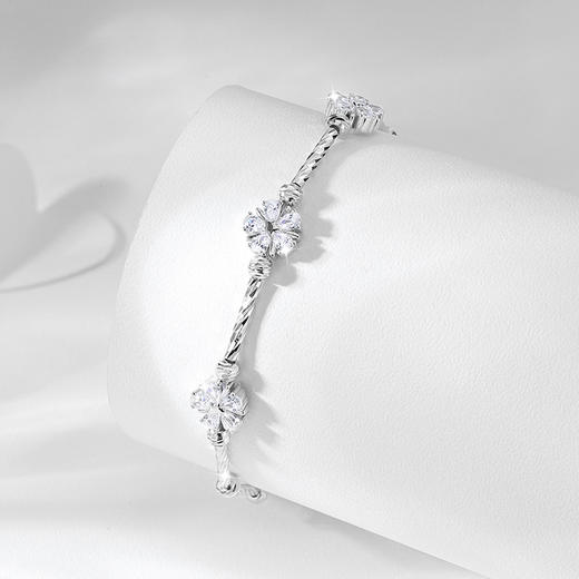 卡蒂罗/KADER 冰晶花语手链 幸运五瓣花 新中式国潮闪耀镶嵌闪锆璀璨吸睛可调节拼接链 简约通勤百搭 商品图4