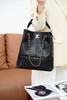 香奈儿 高级手工坊 水桶包🖤  黑金  𝟐𝟓𝐀手工坊焦点爆款🔥经典与创新交织的杰作（LZ） 商品缩略图5