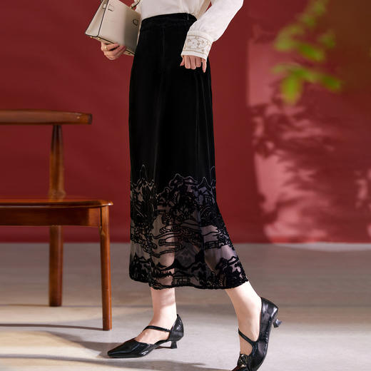 QS真丝丝绒烧花半身裙女秋季薄款高腰开叉法式洋气新款时尚百搭1989 商品图2