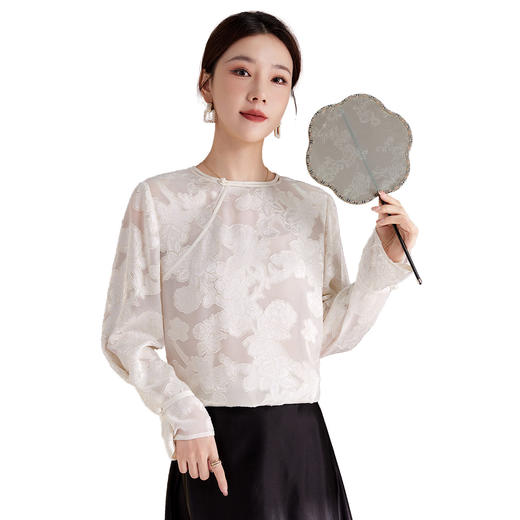 QS剪花工艺2025秋冬新中式真丝桑蚕丝上衣轻奢时尚减龄长袖款1289 商品图4