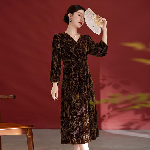 QS重磅桑蚕丝连衣裙女2025秋季新款长袖丝绒印花v领中长款优雅1829 商品图0