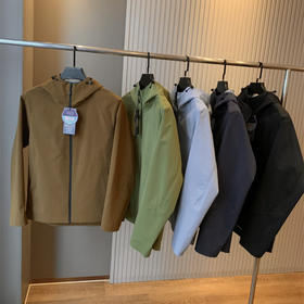 户外猛货!线下3K+!2025防风防水抗撕裂秋冬新款休闲冲锋连帽夹克外套男款！