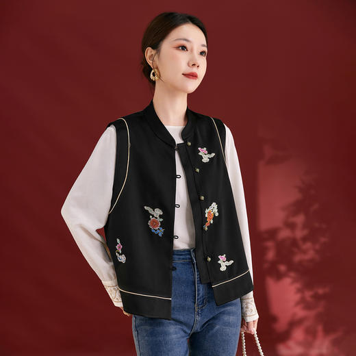 QS源头工厂秋季新款醋酸提花压皱面料重工刺绣马甲女新中式国风2367 商品图2