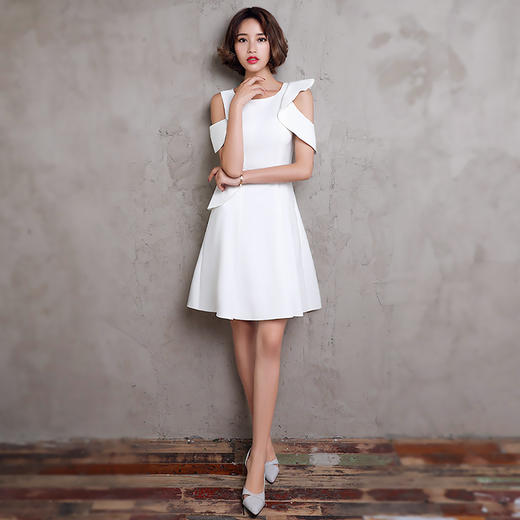 OLrain欧芮儿夏日度假风白色连衣裙轻盈仙女裙 商品图0