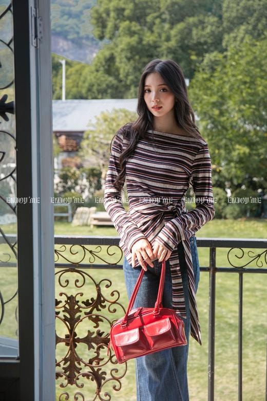 【门店同款】ENJOY秋季“浮光织影”条纹斜肩绑带上衣 165196574 商品图3