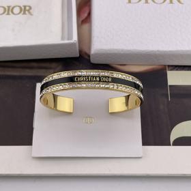 迪奥 双排方钻珐琅字母手镯（XK）
