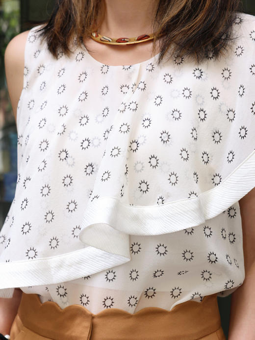 TYNVIE 白色印花荷叶边不规则丝质上衣 商品图9