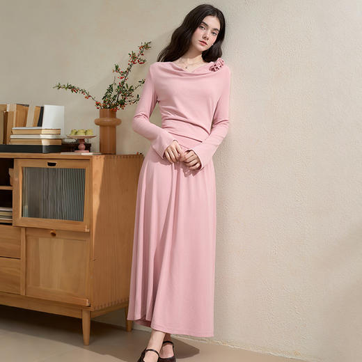 西遇立体玫瑰荡领针织连衣裙女秋假两件拼接修身显瘦长袖长裙V3151250 商品图0