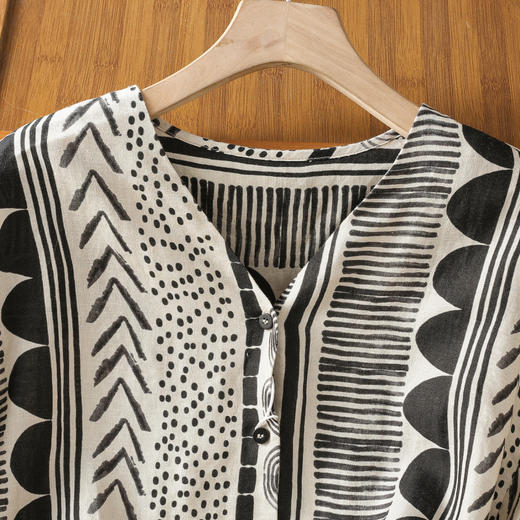 GYH 898印花v领长袖衬衫宽松显瘦通勤上衣 商品图1