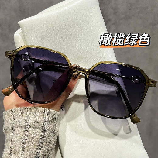 【复古红框墨镜】女式新款显脸小防紫外线偏光太阳眼镜近视 国庆五一假期出行  商品图2