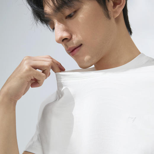 【度假系列】柒牌短袖T恤男夏季新款满身提花时尚休闲圆领体恤衫128T70800 商品图2