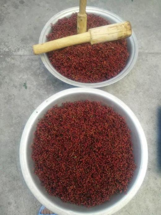 【生态花椒油】一瓶265ml 汉源贡椒与生态非转基因菜籽油的结合 火温油温一切刚刚好！ 商品图3