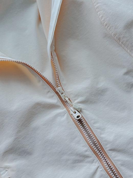 点此购买 凯乐石春秋季女士M8连帽软壳冲锋衣 bk 329484 商品图14