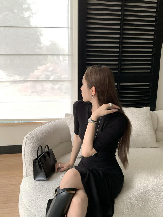 Read Nameless/黑色中袖气质长裙  2025/9/4 商品图4