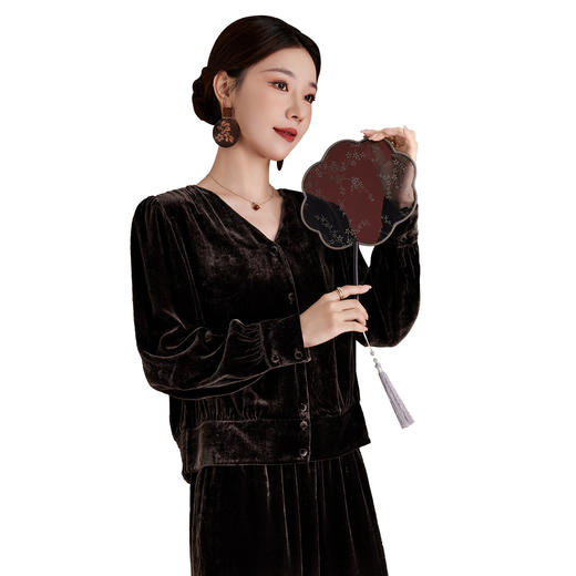 QS新中式休闲真丝丝绒v领设计感100桑蚕丝小衫女25秋装新款长袖上衣 商品图4