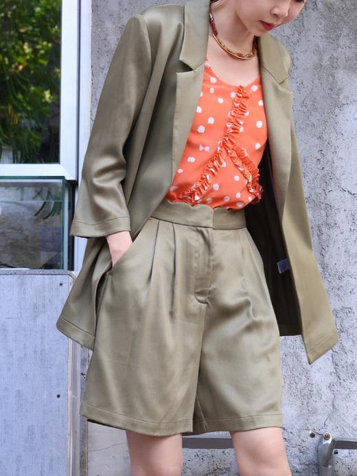 TYNVIE 扇贝腰褶A字短裤 - 军绿色 商品图7