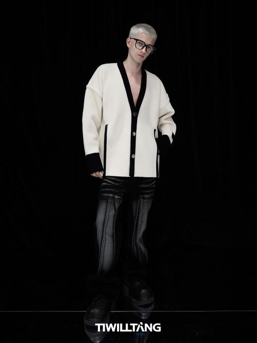 TIWILLTANG启世录“钩玉屿寂”黑白开衩绒感撞色拼接针织开衫外套 商品图4