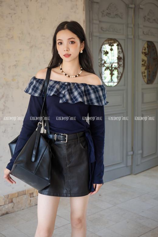 【门店同款】ENJOY秋季“浮光织影”格纹一字领上衣 165800225 商品图4