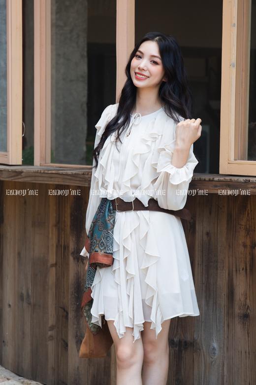 【门店同款】ENJOY秋季“浮光织影”荷叶边不规则长袖连衣裙 165743321 商品图0