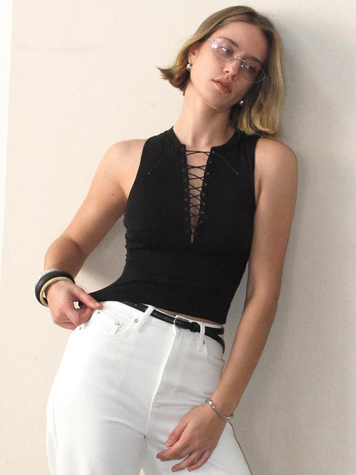 TR她热 御姐当道 黑色弹力修身系带辣妹带胸垫显瘦背心吊带 商品图3