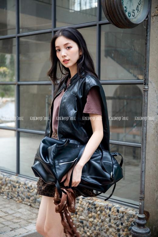 【门店同款】ENJOY秋季“浮光织影”立领PU马夹 165843719 商品图1