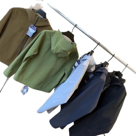 户外猛货!线下3K+!2025防风防水抗撕裂秋冬新款休闲冲锋连帽夹克外套男款！ 商品图4