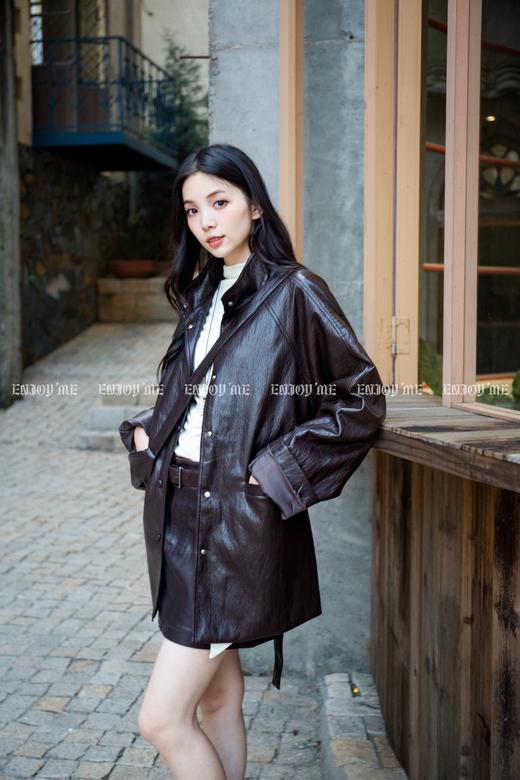 【门店同款】ENJOY秋季“浮光织影”配牛角包中长款皮衣 164250321 商品图0