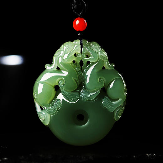 和田玉双貔貅传统瑞兽平安扣吊坠 商品图3