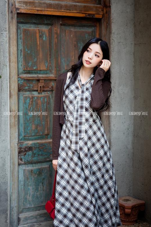 【门店同款】ENJOY秋季“浮光织影”游牧格纹两件套 165443977 商品图1