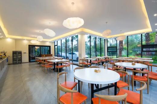 成都人私藏小泰国！￥199起抢【悠泊·子云温泉度假酒店】周末不加价！体验温泉+儿童垂钓+亲子农场+稻田打卡··· 商品图2