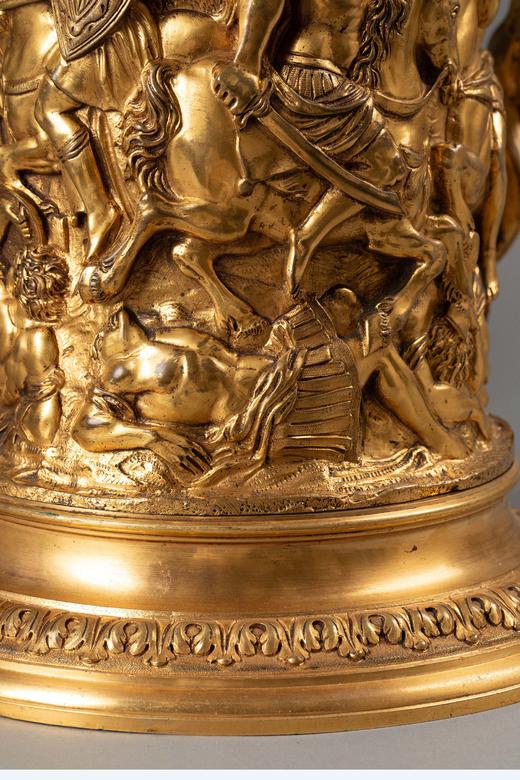 独角鹿西洋古董19世纪末欧洲出品新文艺复兴风格神话人物及古典战役主题铜鎏金精雕大型带盖啤酒杯 商品图6